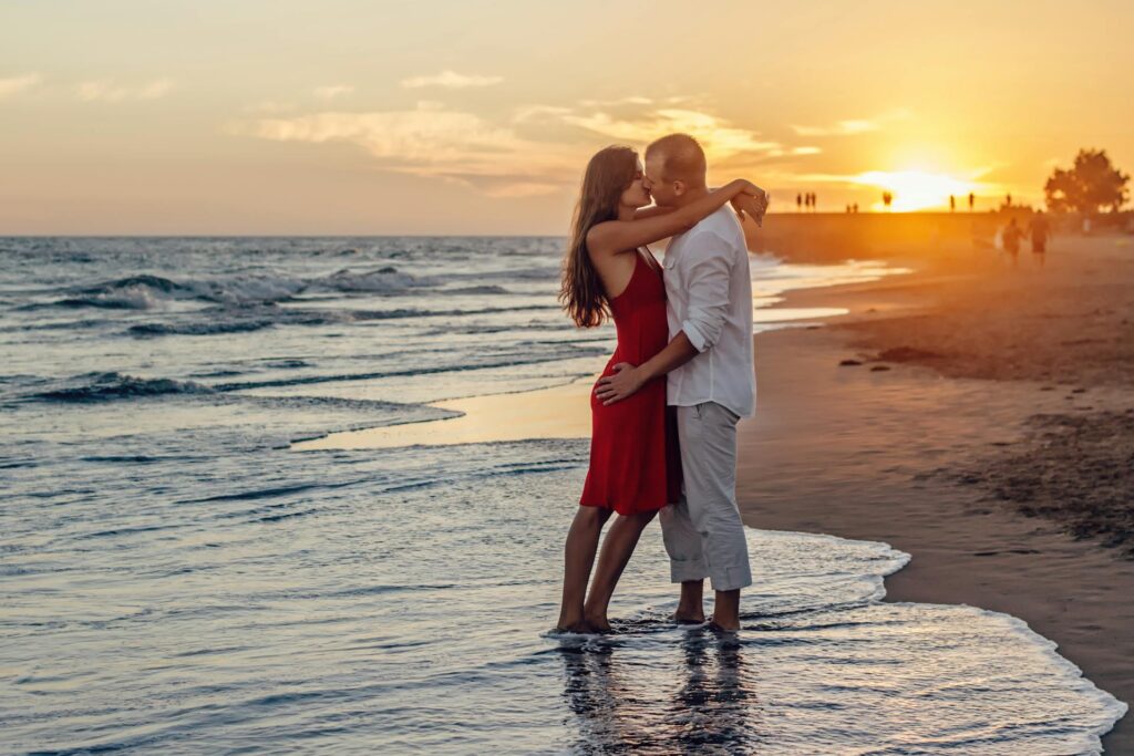 horoscope Photo by Summer Stock: https://www.pexels.com/photo/couple-kissing-on-beach-during-golden-hour-285938/