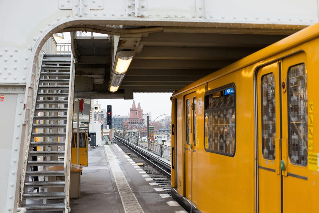 travel agent: Berlin streetcar station