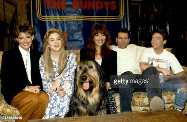 Classic TV, Katey Sagal, Married...with Children, Classic TV Moms, 1990s TV Shows, Ed O'Neill, David Faustino, Christina Applegate