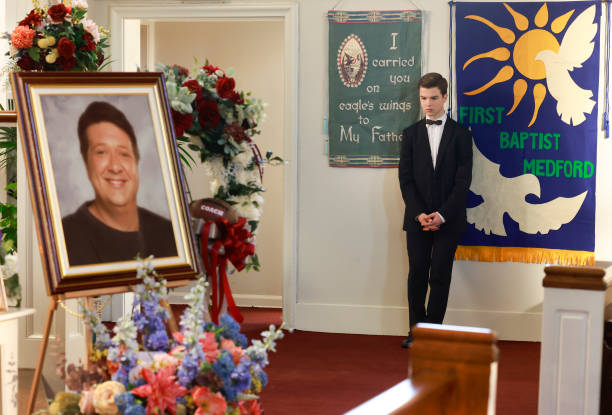 funeral, young sheldon, George Sr. 