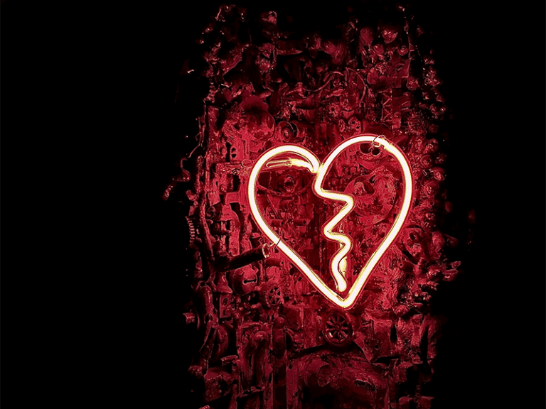 4 Zodiac Signs Who Can Break Your Heart