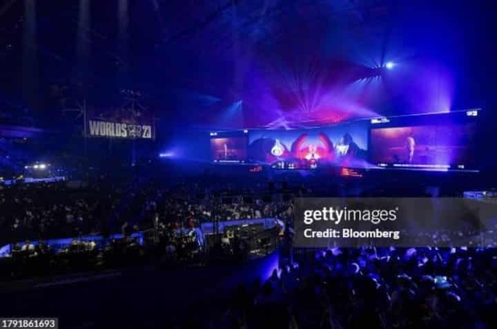 Legend of Leagues World Championship 2023 showing the opening of the tournament from the stands with a crowd roaring in excitement with the stage lights flashing