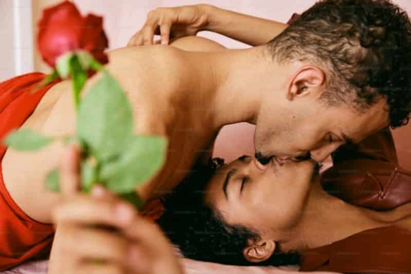 3 Zodiac Signs Who Like to Touch Their Partners