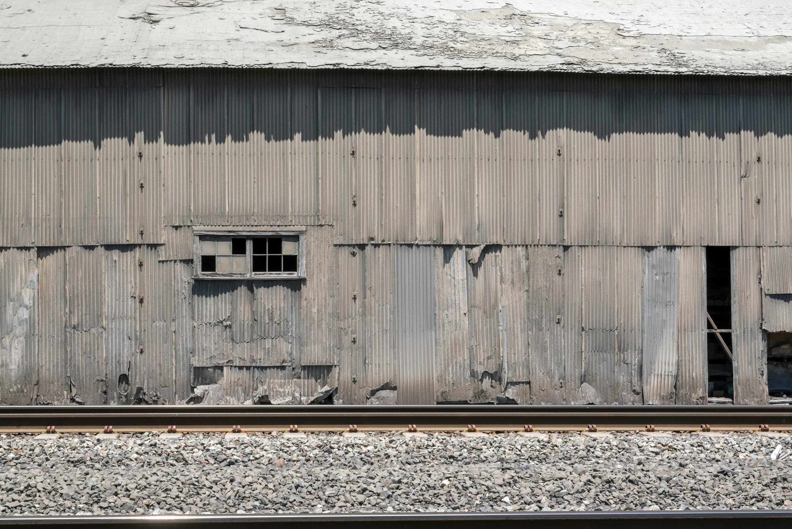 teen mom, railroad tracks