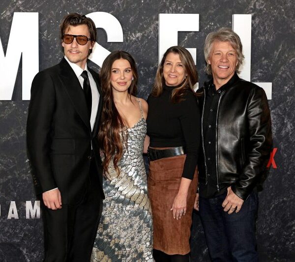 Jon Bon Jovi, Millie Bobby Brown, Jake Bongiovi, Dorothea Hurley