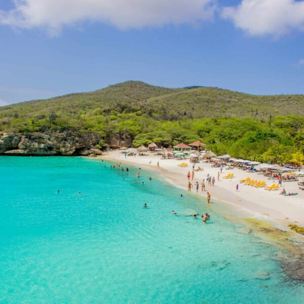 Curaçao / people near a beach during the daytime