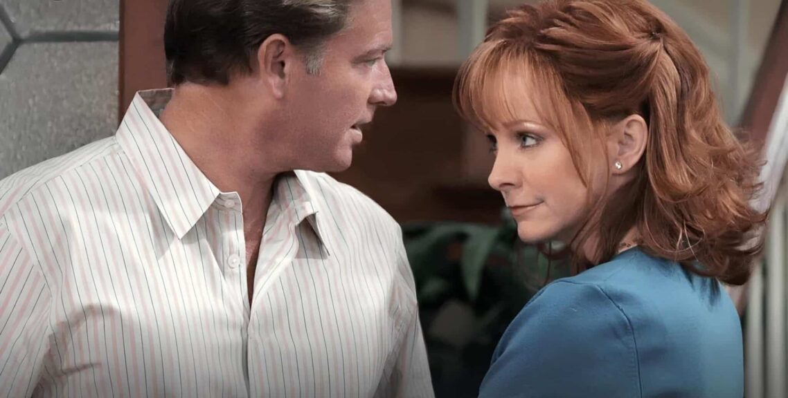 promotional image for the tv series Reba available on disney plus with the hulu bundle Happy's Place