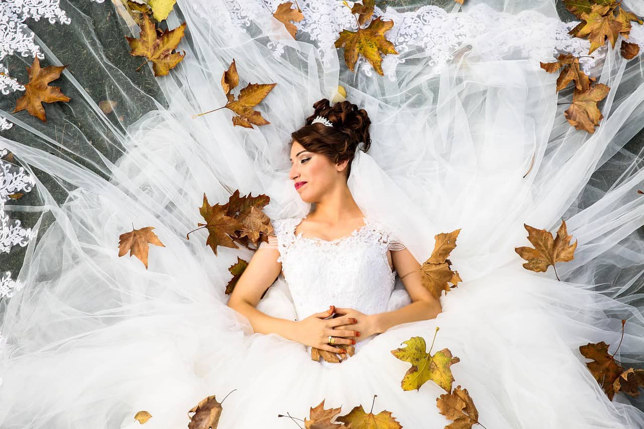 bride, wedding, lying down, wedding dress, wedding gown, model bride, modeling, white dress, wedding photography, white, love, marriage, woman, top view, autumn, bride, bride, bride, wedding, wedding, wedding, wedding, wedding, wedding dress, wedding dress, wedding photography; wedding beauty ritual