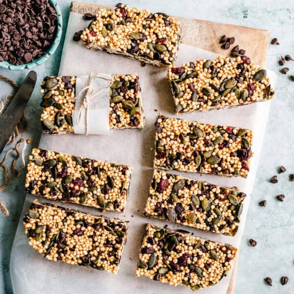 Top view of homemade protein bars with seeds and chocolate chips. Image credit: by Ella Olsson via Pexels