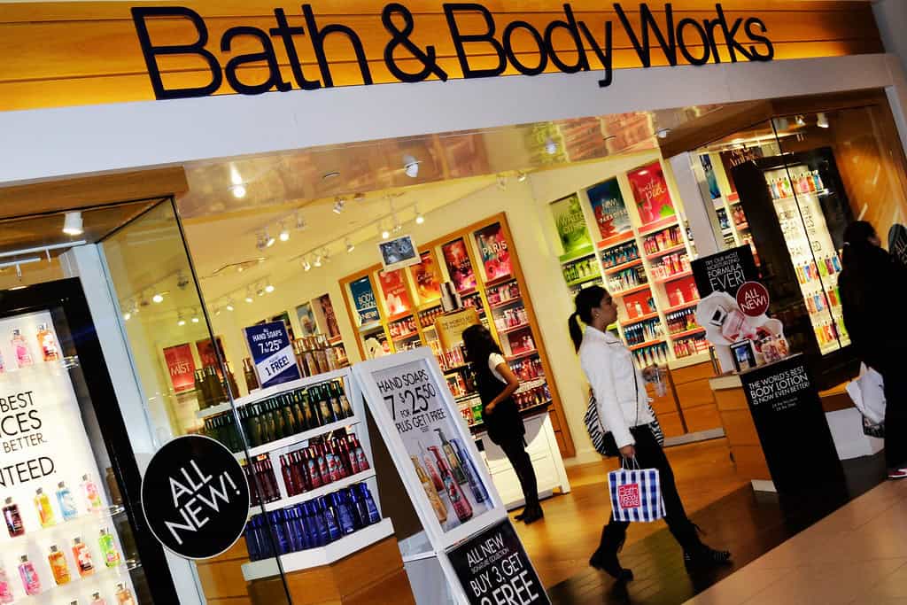 Bath & Body Works storefront.