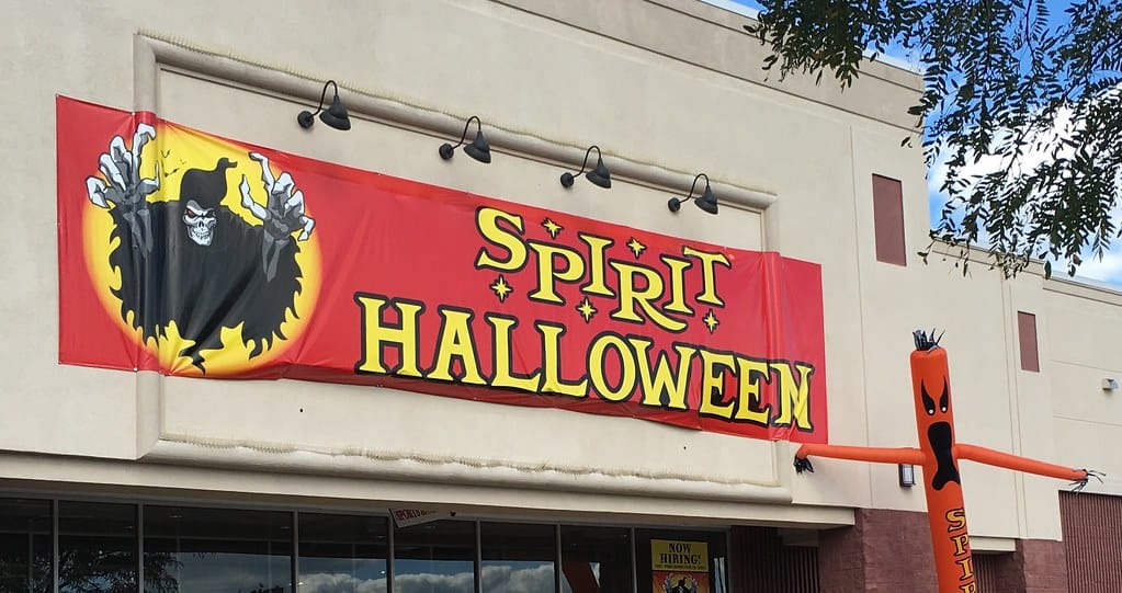 Spirit Halloween, costume trends, Halloween costumes