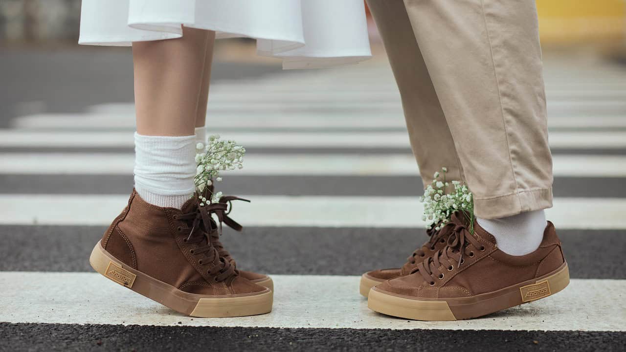 shoes, couple, road, footwear. relationship anarchy, modern relationship trend