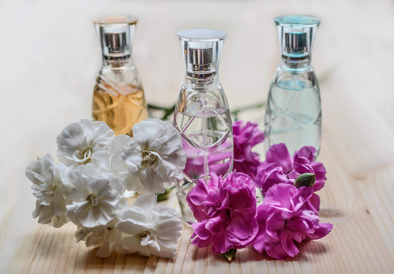 perfume, bottle, glass, cosmetics, fragrance, perfume bottle, spray, container, scent, beautiful flowers, fashion, aroma, smell, fragrant, aromatic, transparent, cologne, elegance, gift, flower background, nature, flower wallpaper, toilette, flowers, glamour, romance, style, romantic