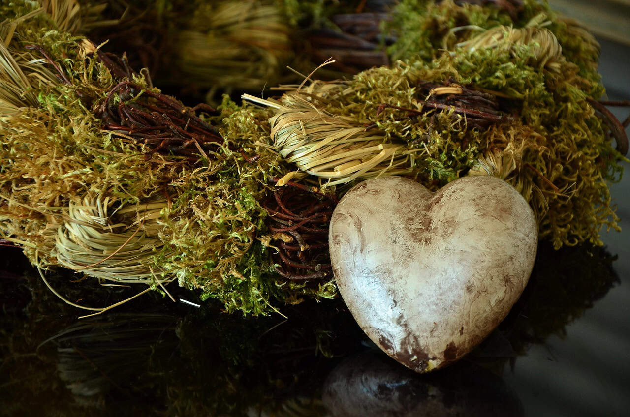 heart, wreath, decoration, fall, natural wreath, greeting, greeting card, straw wreath, silver heart, grief, trauerkarte, wreath, wreath, wreath, wreath, wreath, silver heart, grief