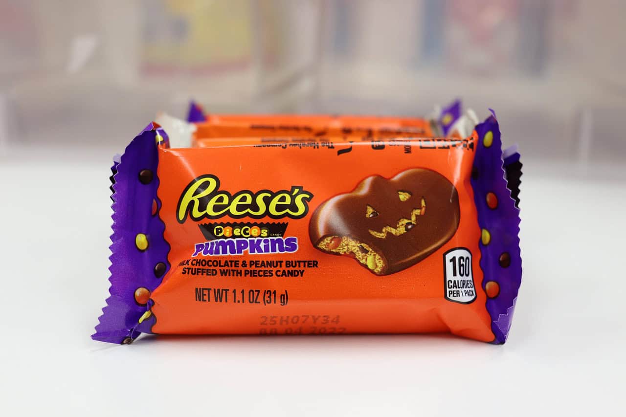 Halloween candy, chocolate, Reese's, sweet, calories, candy, halloween, trick or treat, reese's, reese's, reese's, reese's, reese's