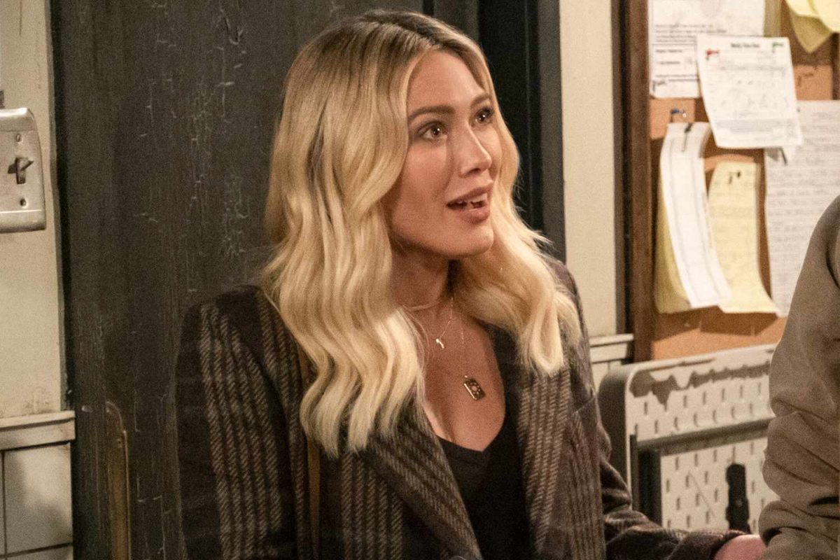 Hillary Duff stars in Intimate