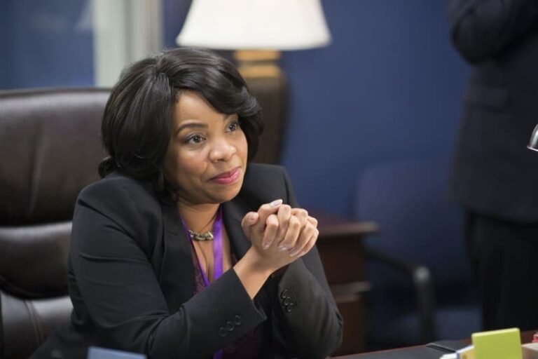 Kimberly Hébert Gregory