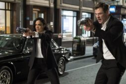 Chris Hemsworth, Tessa Thompson