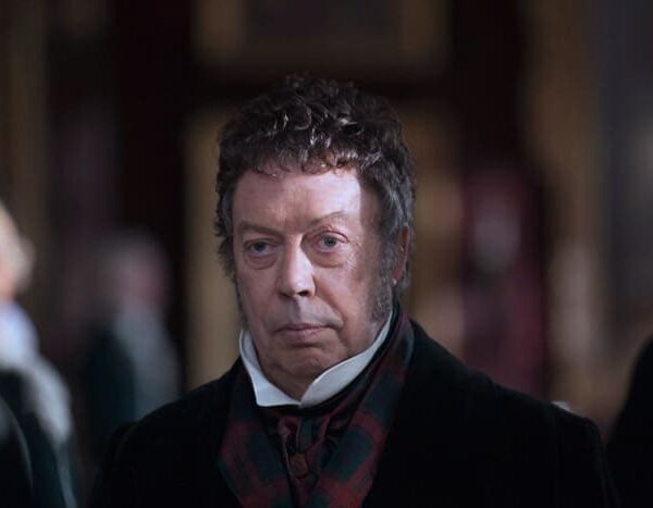 Tim Curry in Burke and Hare (2010)