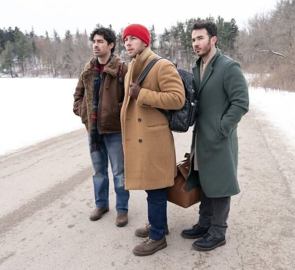 A Very Jonas Christmas Movie (2025)