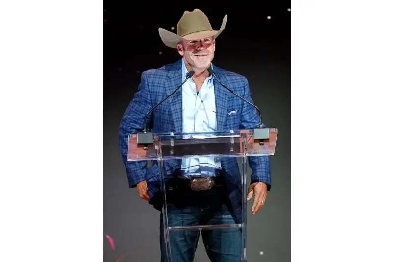 Taylor Sheridan accepts the award for Outstanding Fictional Drama Presentation for "1883" Season 1, Episode 1 during the Western Heritage Awards at the National Cowboy & Western Heritage Museum in Oklahoma City, Saturday, April, 9, 2022.