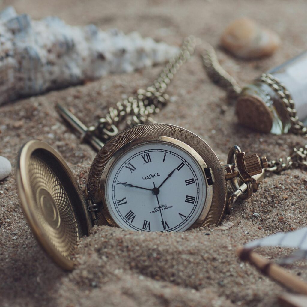 This is a time of slow reflection for those born under the sign of Cancer. 