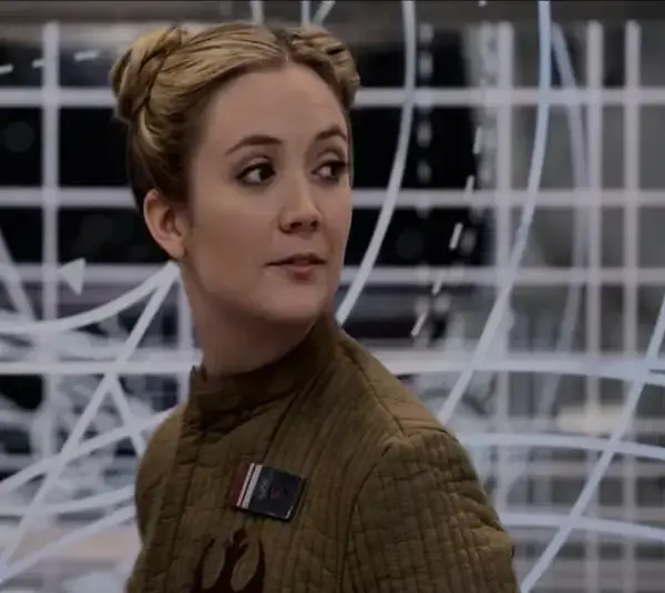 Screenshot of Billie Lourde in "The Last Jedi"