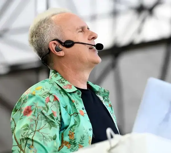 Today's epic earworm is from English synth-pop musician Howard Jones.