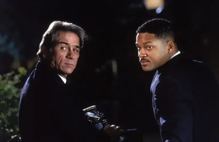 Tommy Lee Jones and Will Smith in Men in Black (1997)