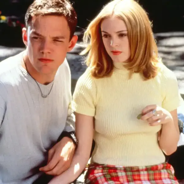Matthew Lillard and Rose McGowan in Scream (1996). Lillards character was brought back for Scream 7.