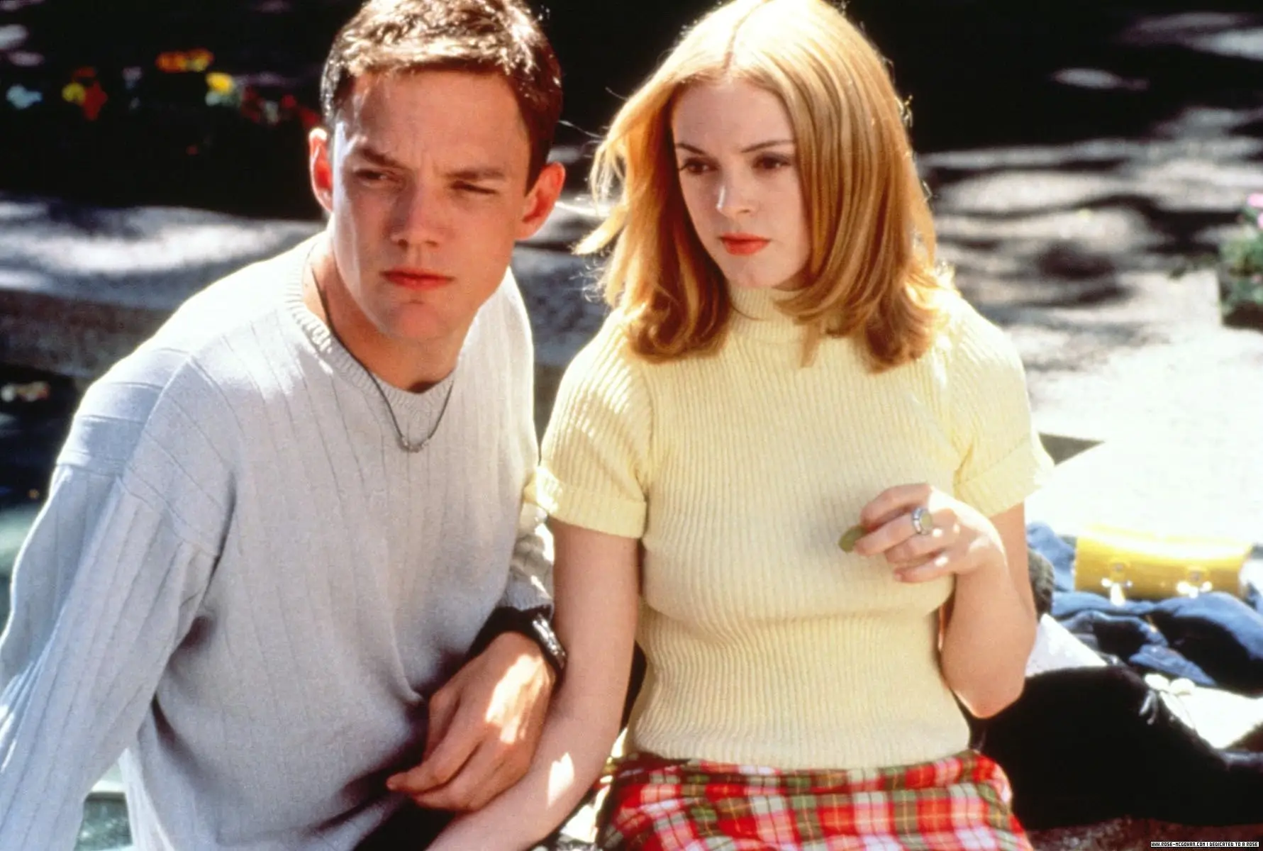 Matthew Lillard and Rose McGowan in Scream (1996). Lillards character was brought back for Scream 7.