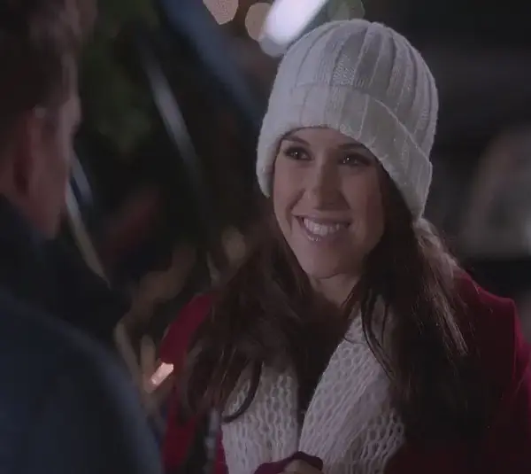 Lacey Chabert will star in Hallmarks "Very Different" Holiday film