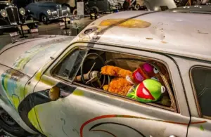 Kermit and Fozzie Bear of the Muppet Show.