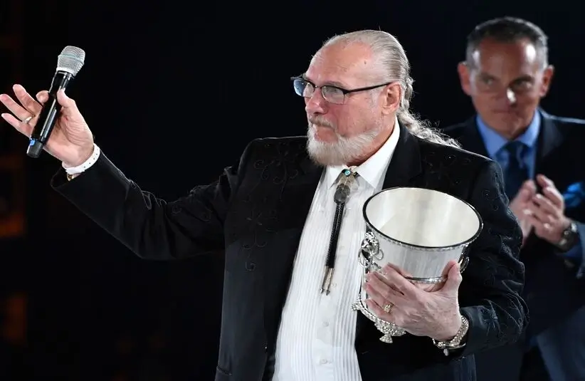 2018 BMI Icon Award winner Steve Cropper holds his award at BMI's 2018 Country Music Awards Tuesday Nov. 13, 2018, in Nashville, Tenn