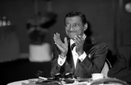Entertainer Sammy Davis Jr. is enjoying himself at the Opryland Hotel June 22, 1989 before the start of the Mary and Harry Zimmerman Memorial Dinner where he will be honored. 89then06 080b