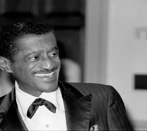 Entertainer Sammy Davis Jr. enjoys himself at the Opryland Hotel on June 22, 1989, before the start of the Mary and Harry Zimmerman Memorial Dinner, where he will be honored.