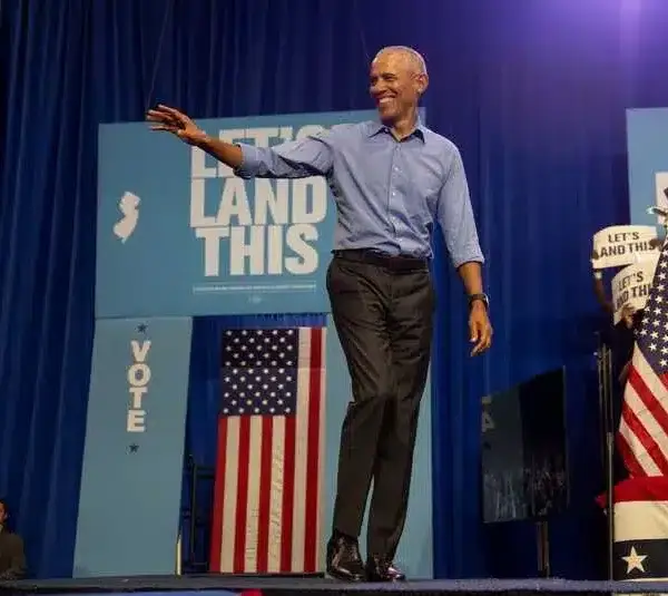 Barack Obama shared his favorite books of 2025