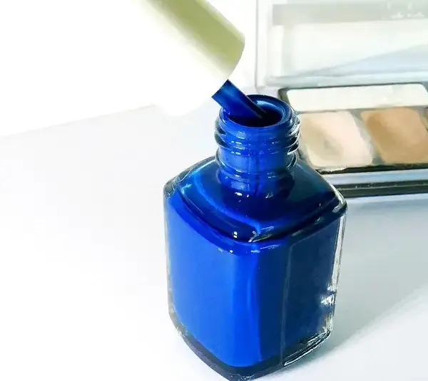 Blue nail polish, winter nail trends, nail colors