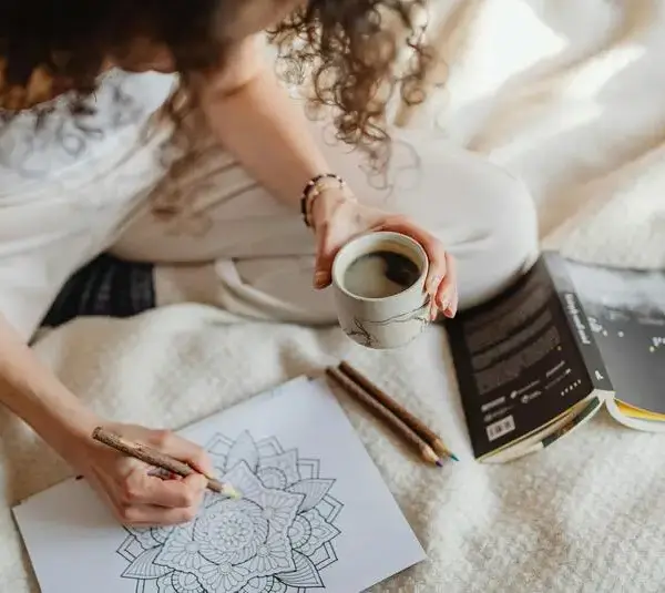 Focusing on reading or artwork can be great ways to do a digital detox this Decemeber