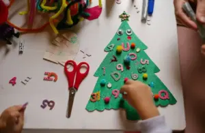 Creating a christmas tree, children's crafts, kids, Christmas cards