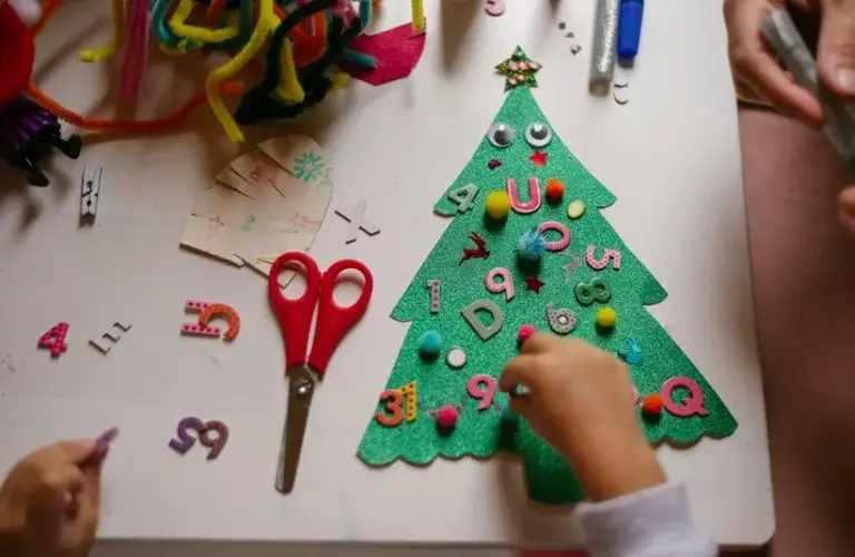 Creating a christmas tree, children's crafts, kids, Christmas cards