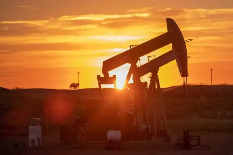 An oilfield on North Dakota Indigenous land, a la Williston