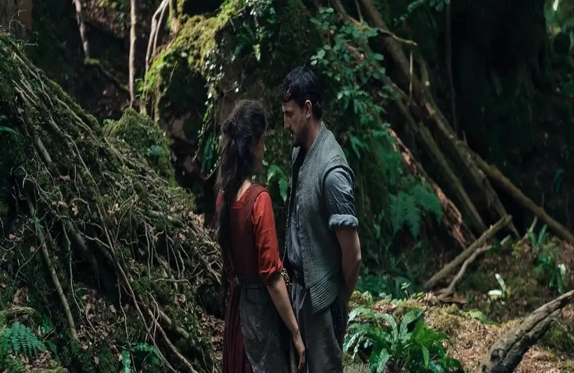 Agnes and Shakespeare share a romantic moment in Hamnet