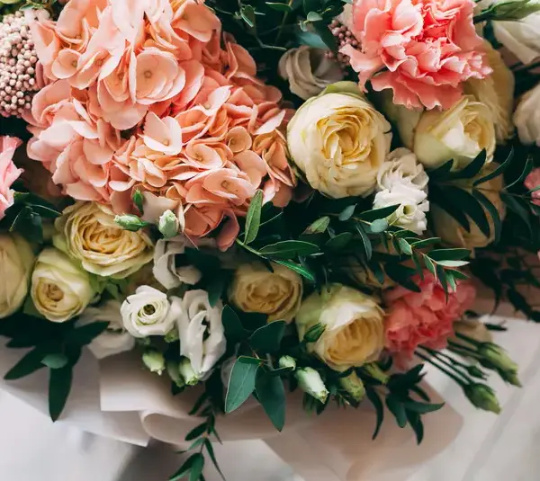 Cottagecore color palettes are the hot trend for your Valentine flowers this year.