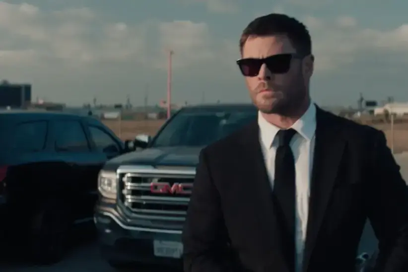 Chris Hemsworth continues to be well-reviewed, Crime 101