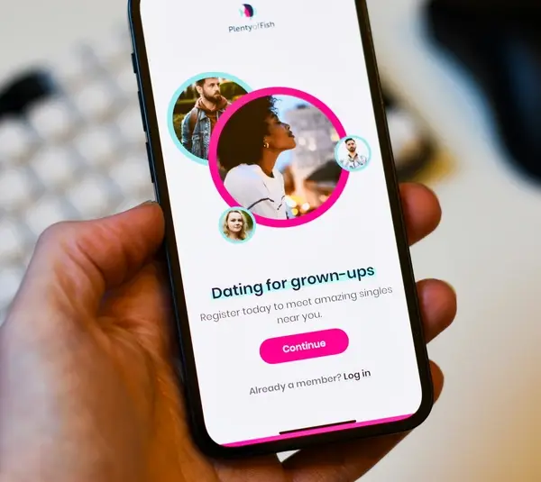 Scrolling on dating apps on a smart phone