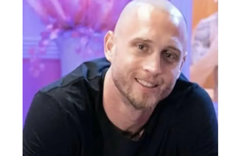 Chet Hanks marooned in Colombia