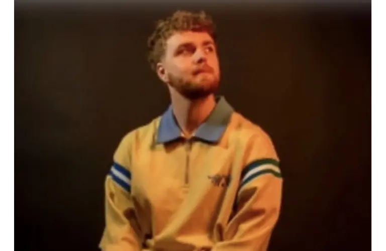 Alex Warren talks about performance at Grammys