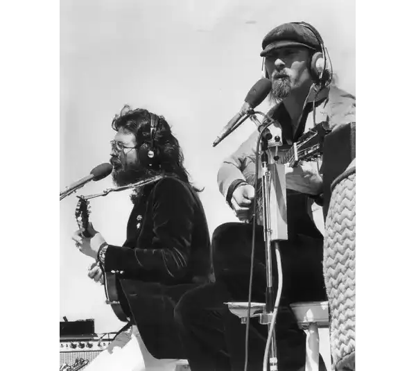 Jim Seals (right) and Dash Crofts at the State Fair in 1976. Seals & Crofts 1976 Press Photo Jim Seals And Dash Crofts At State Fair In Milwaukee. © Milwaukee Journal Sentinel files via Imagn Content Services, LLC