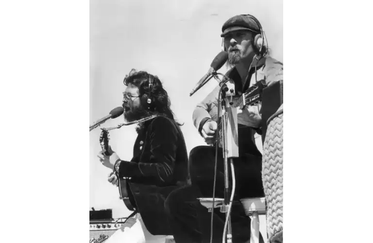 Jim Seals (right) and Dash Crofts at the State Fair in 1976. Seals & Crofts 1976 Press Photo Jim Seals And Dash Crofts At State Fair In Milwaukee. © Milwaukee Journal Sentinel files via Imagn Content Services, LLC